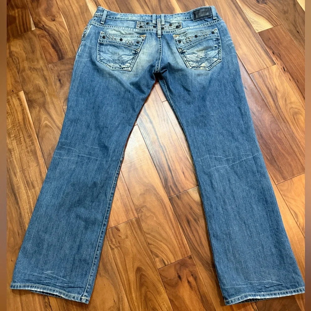 Robin's Jean Distressed Blue Denim with Studs size 42‎